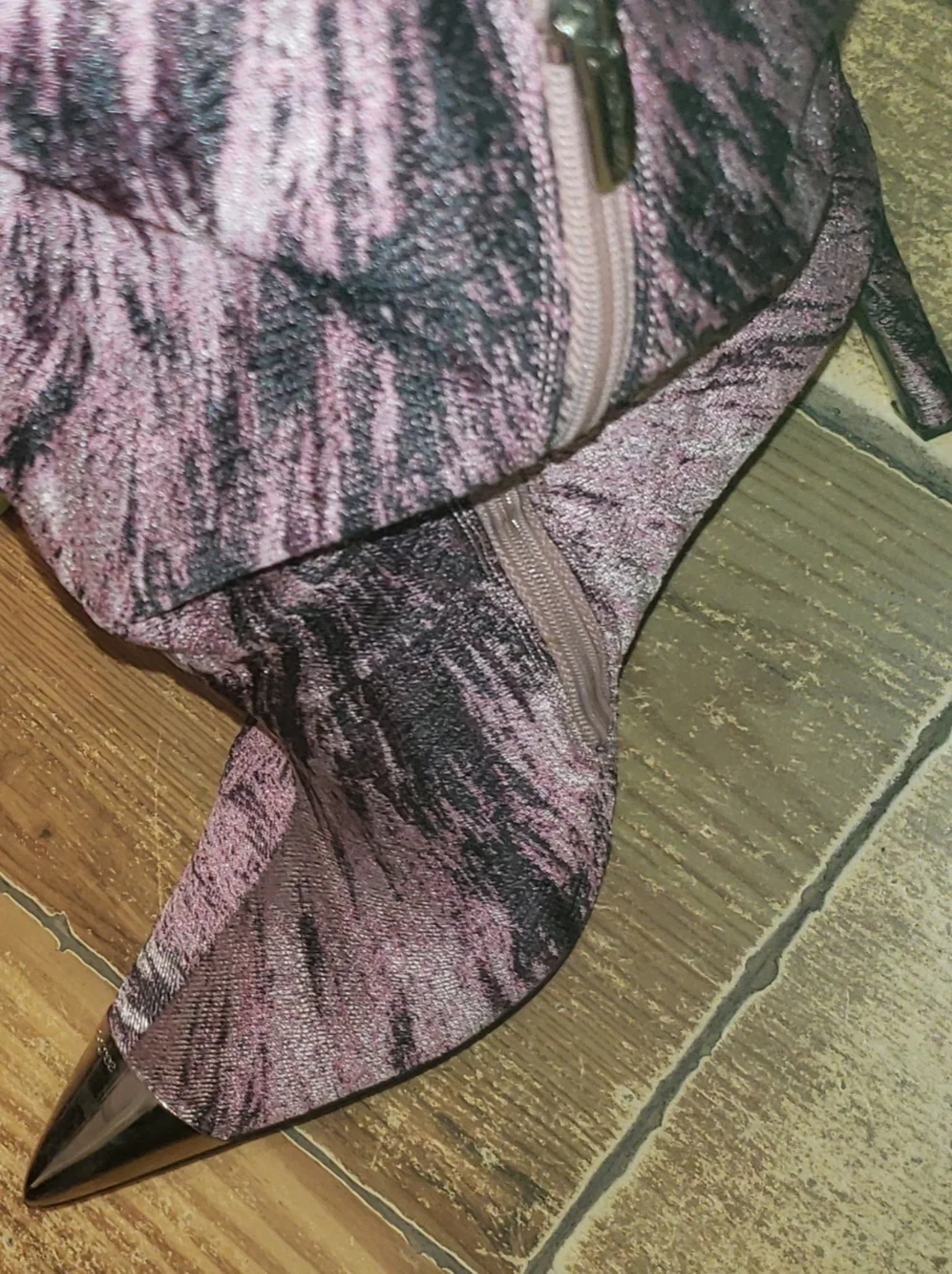 Sergio Rossi Purple Lilac Silver Pointy Toe Cap Thigh High Boots. 40